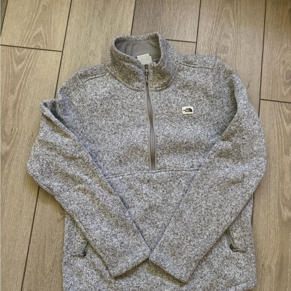The North Face Heathered Gray Fleece Pullover